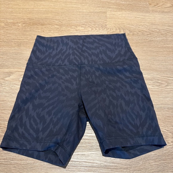 Lululemon Wunder Train 5” Shorts - Picture 1 of 4